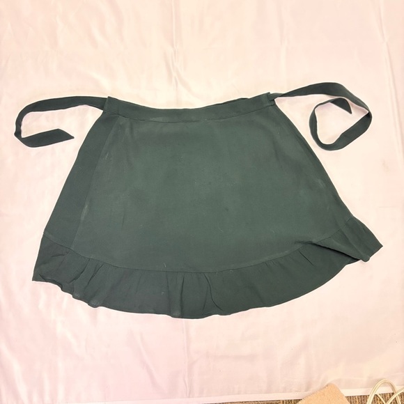 Sunday Best By Aritzia Women’s XS Emerald Green Ruffle Wrap Skirt Flattering All - Picture 5 of 10